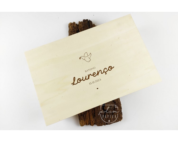 Caixa Batismo - cor natural ou branco - personalizada com nome, data e desenho de pomba