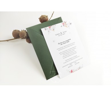 Convite de casamento floral a fechar com envelope kraft com lacre e folhas de oliveira