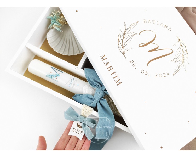 CJ33 CONJUNTO DE BATISMO COMPLETO - caixa, vela decorada com renda, toalha, concha floral