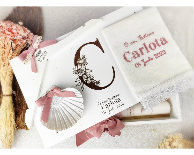 CJ5 CONJUNTO DE BATISMO COMPLETO - Caixa branca, vela renda, toalha bordada, concha