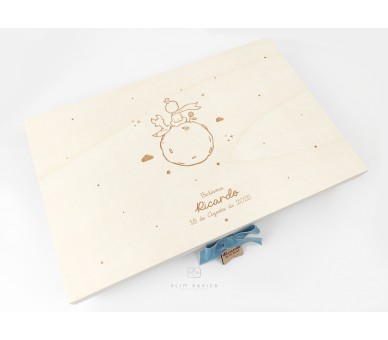 Caixa Batismo o principezinho - cor natural ou branco - personalizada com nome, data e desenho de pomba