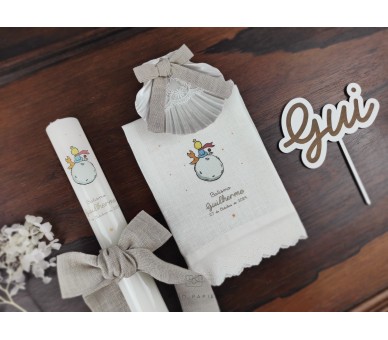 Vela batismo fita de veludo, decoração com flores preservadas e estampa