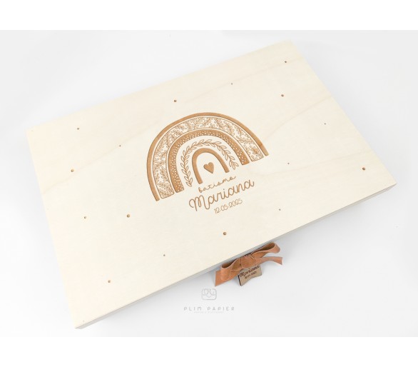 28 Caixa para conjunto de Batismo tampo - cor natural ou branco - desenho arco-íris