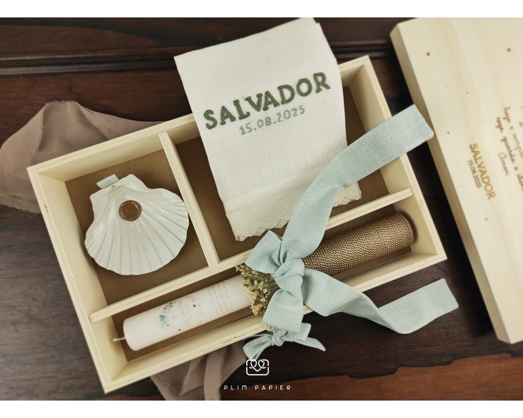 CJ43 CONJUNTO COMPLETO - Caixa, concha e vela com laço em linho + toalha Bordada