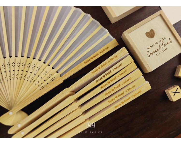 Leque de Bambu e tecido com gravação personalizada - icon coração