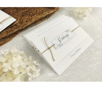 Convite com etiqueta - Primavera - Temática padrão floral + Inicial