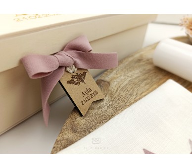 29 Caixa para conjunto de Batismo tampo - cor natural ou branco - desenho ANJO