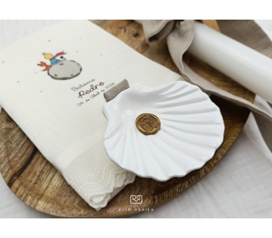 CJ36 CONJUNTO COMPLETO O pequeno príncipe - Caixa, concha e vela com laço em linho + toalha estampada