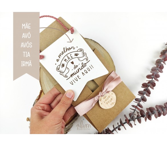 mini placa A MELHOR MÃE // AVÓ // AVÓS // TIA // IRMÃ + embalagem com etiqueta de madeira