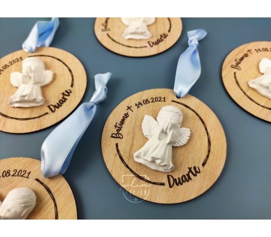 Pendente em madeira com anjo de gesso