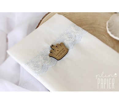 Toalha batismo com renda + placa coroa